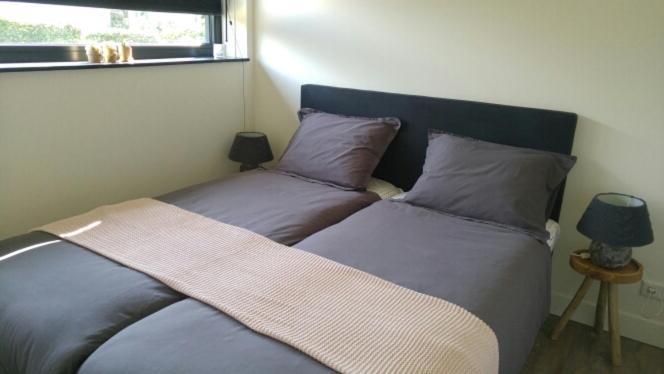 Een Klein Appartementje Zonder Keuken In Het Centrum Sleep At Hamtingh'S ฮิลวาเรนบีค ภายนอก รูปภาพ